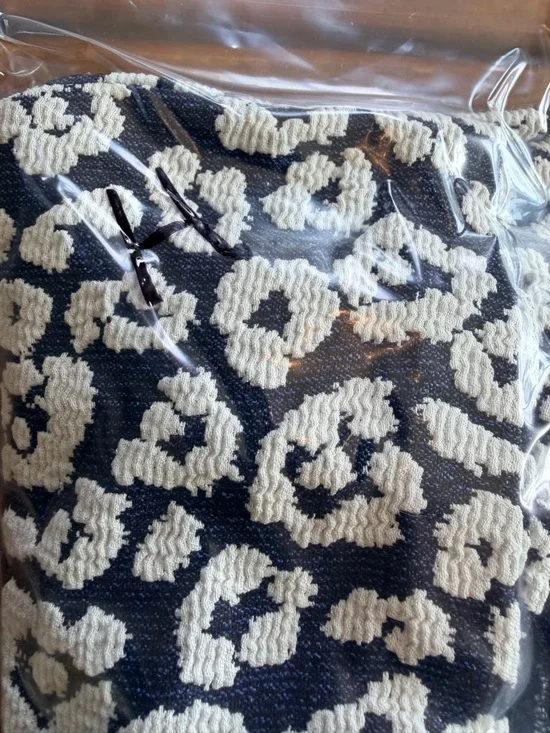 J McLaughlin Classic Navy and White Floral Sheath Dress geo cheetah size 10 NEW - Picture 9 of 9